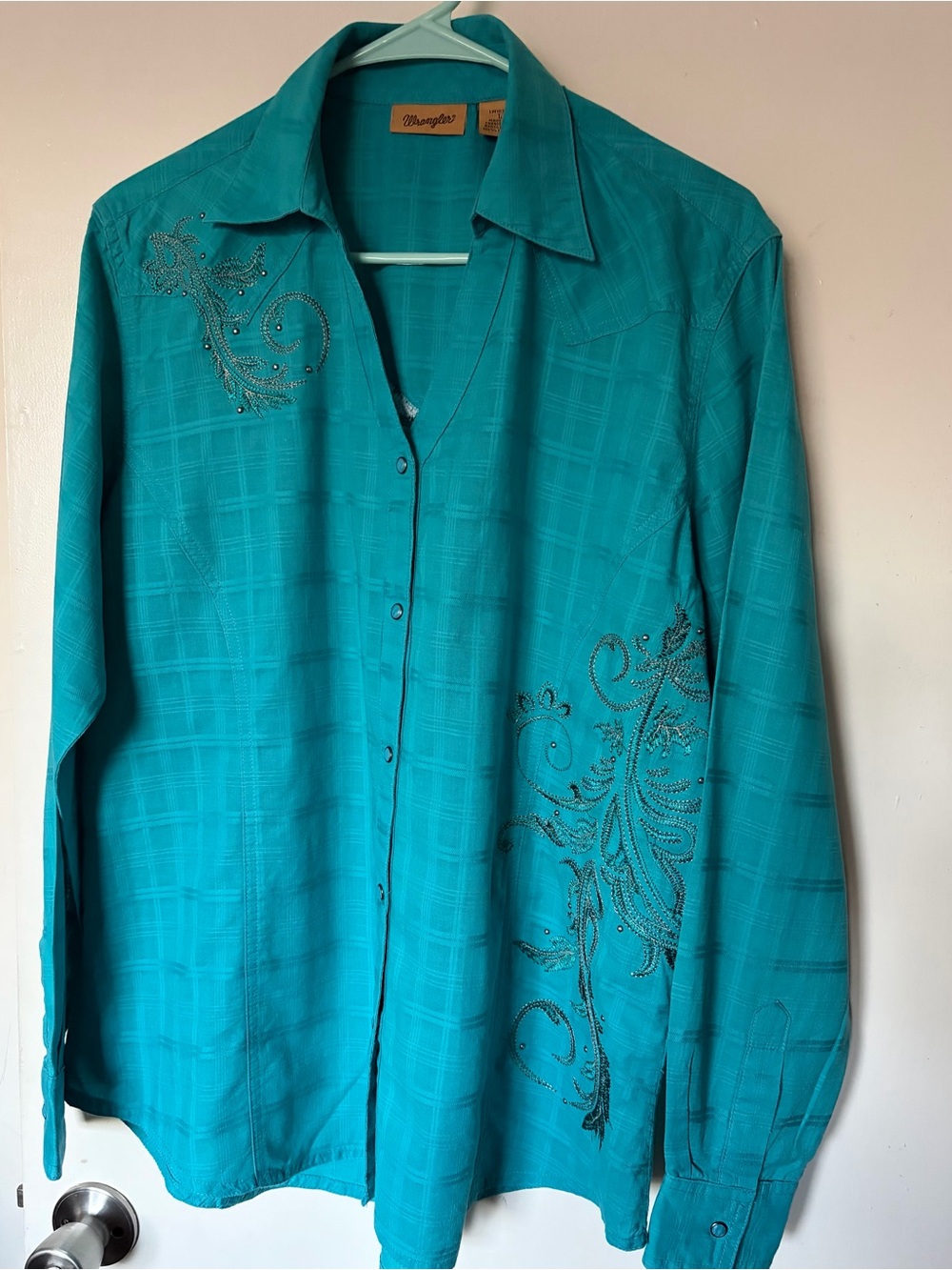 Wrangler Women's Turquoise Embellished Button-Front Shirt